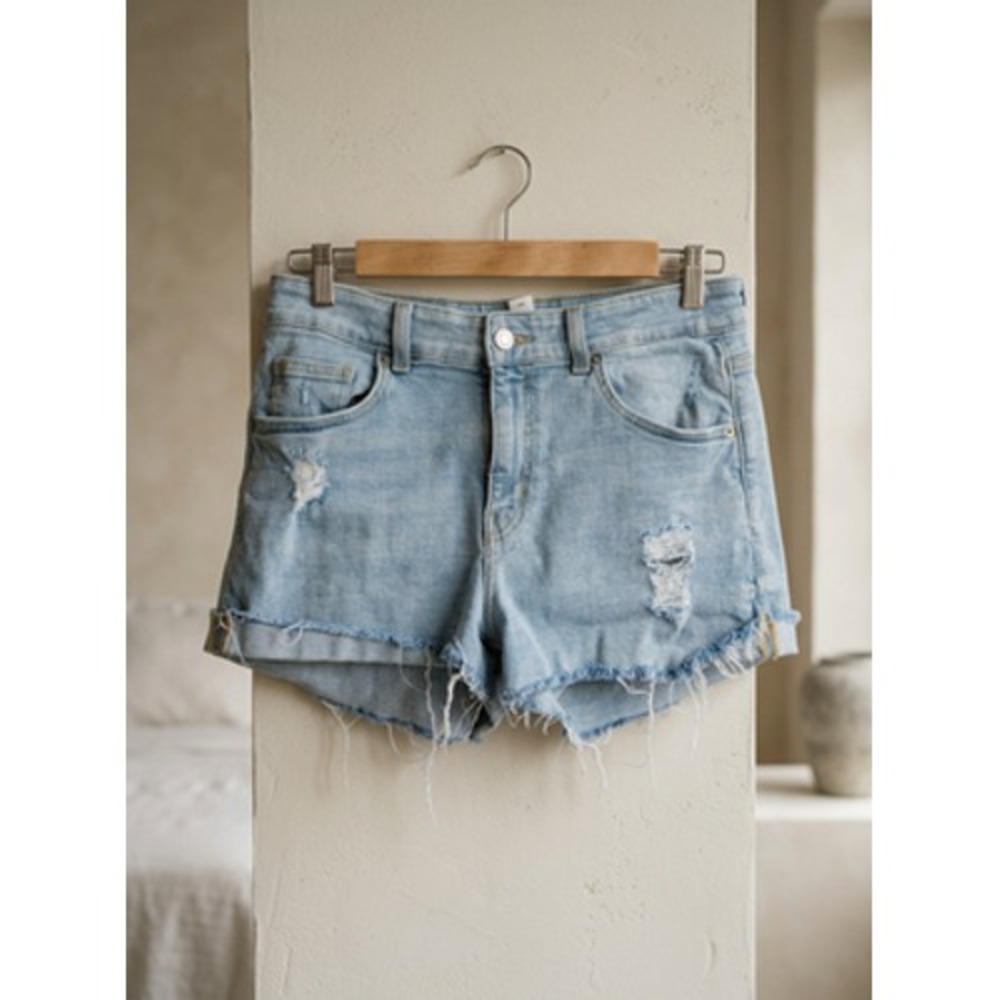 H&M Shorts Women Size 10 Casual Light Blue Cotton Denim Jean Hot Pants